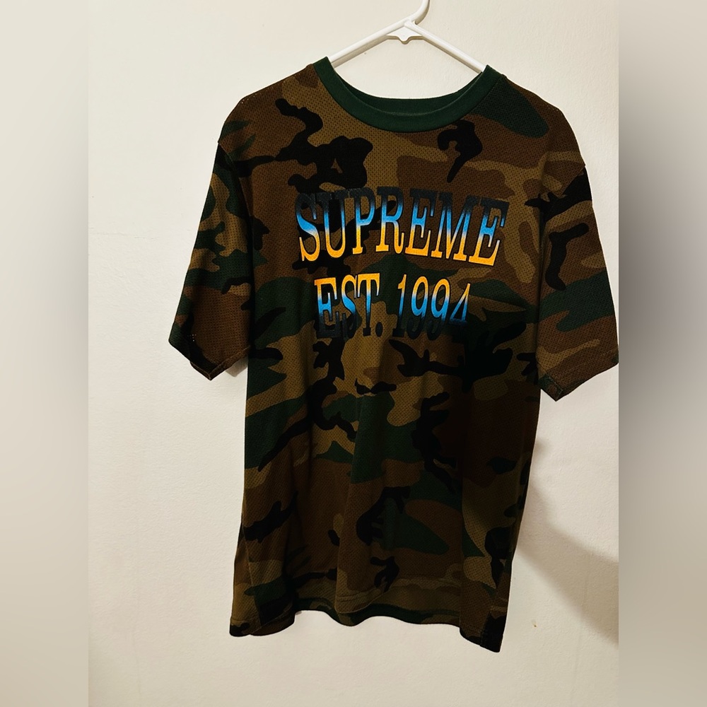 Supreme shirt Cotton Mesh Gradient Logo S/S Top
Woodland Camo Size Medium